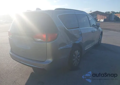 2017 Chrysler Pacifica Touring-L из США, поврежденный, VIN 2C4RC1BG6HR691857